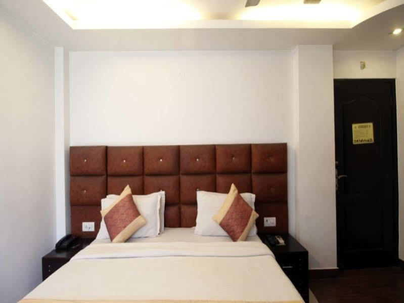 Shelter Hotel Лакхнау Экстерьер фото